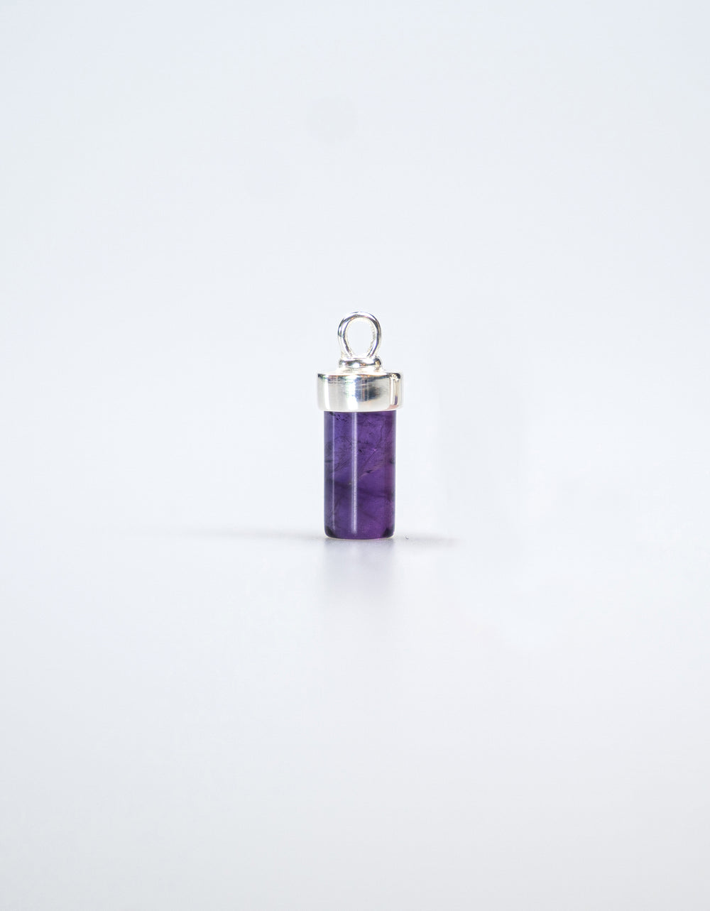 Heilstein Schmuck, Healing crystals, Energy Charms, Energy Charm Set, Amethyst, Mix and Match, Inspiration, Energie, Energy, Energieheilung, Energy healing, moderne Heilstein Anhänger, modern crystal charms, auswechselbar, exchangeable, Silber, Silberschmuck, klassischer Schmuck, zeitloser Schmuck, moderner Schmuck, lila Heilstein, made in Germany, Handarbeit, Nachhaltig, Recycelt