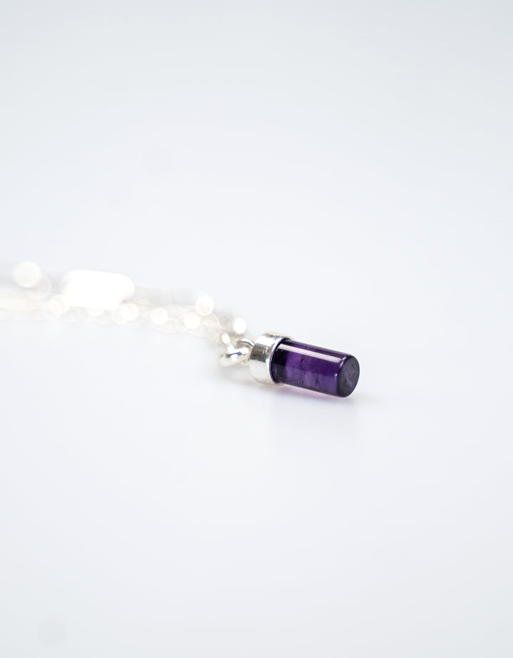 Heilstein Anhänger, Healing crystals, Energy Charms, Energy Charm Set, Amethyst, Mix and Match, Inspiration, Inspiration, Energie, Energy, Energieheilung, Energy healing, moderne Heilstein Anhänger, modern crystal charms, auswechselbar, exchangeable, Silber, Silberschmuck, klassischer Schmuck, zeitloser Schmuck, moderner Schmuck, lila Heilstein, made in germany, Handarbeit, Nachhaltig, Recycelt